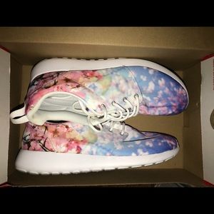 Women’s Nike Roshe, Cherry Blossom
